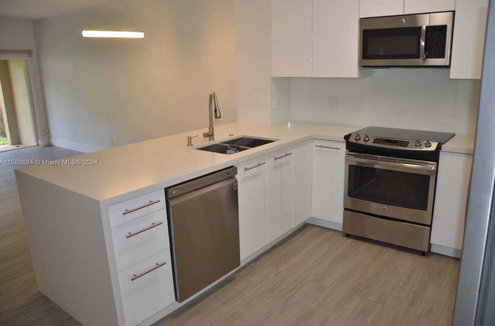 351 Sw 121st Ave, Hollywood, FL 33025