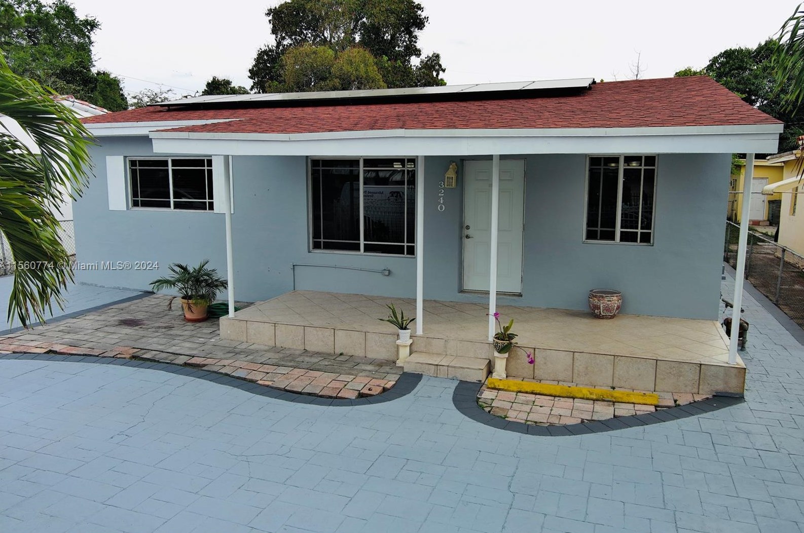 3240 102nd St, Miami, FL 33147-1530