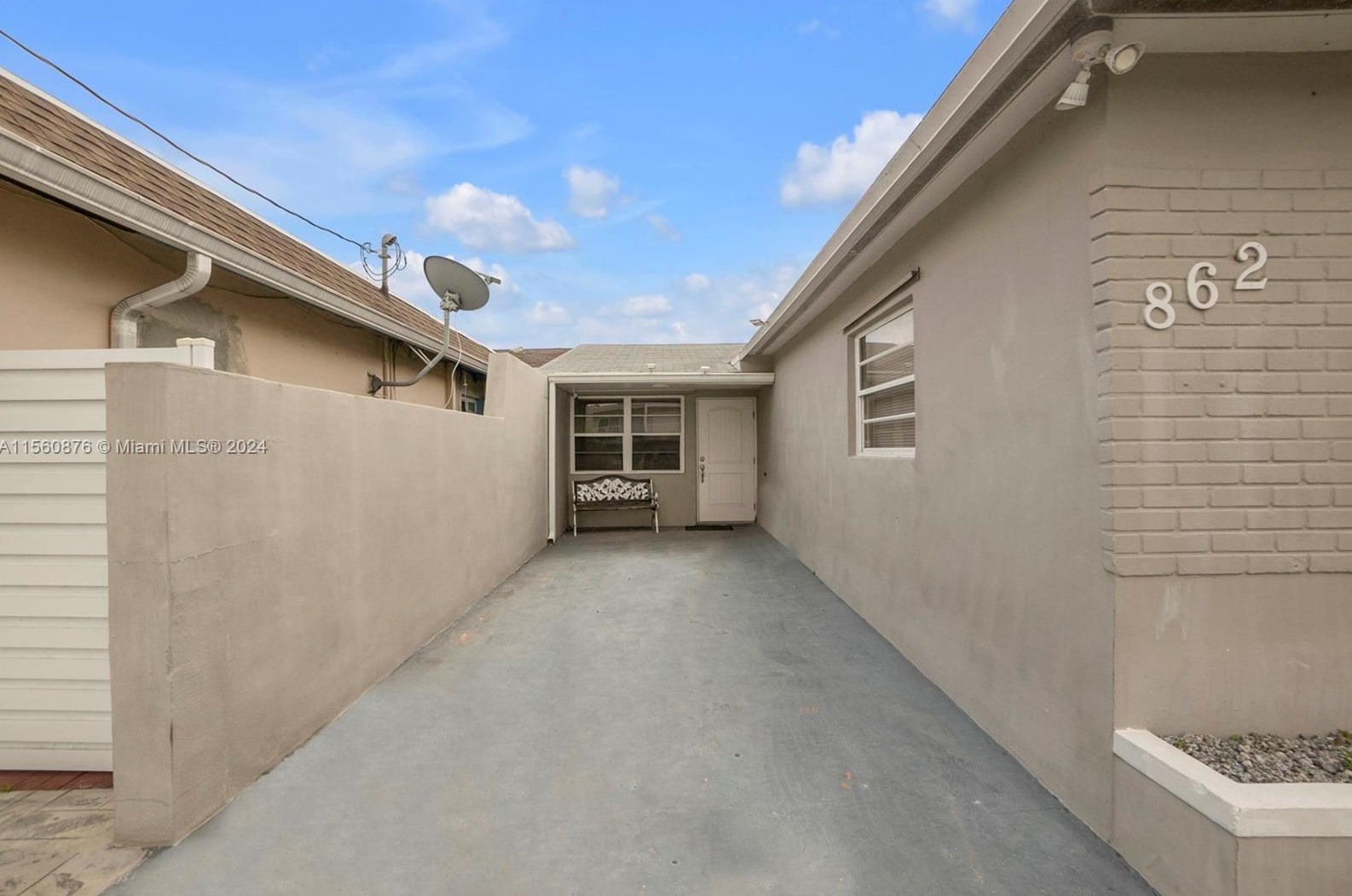 862 W 79th St, Hialeah, FL 33014