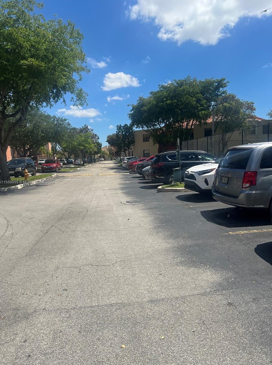 10233 9th Street Cir, Miami FL 33172-3264 exterior