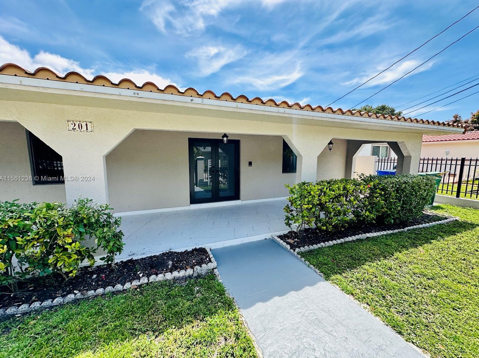 201 40th Ave, Miami, FL 33126-5739