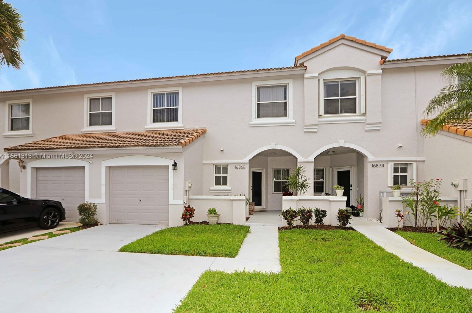 16866 1st Pl, Hollywood, FL 33027-1094