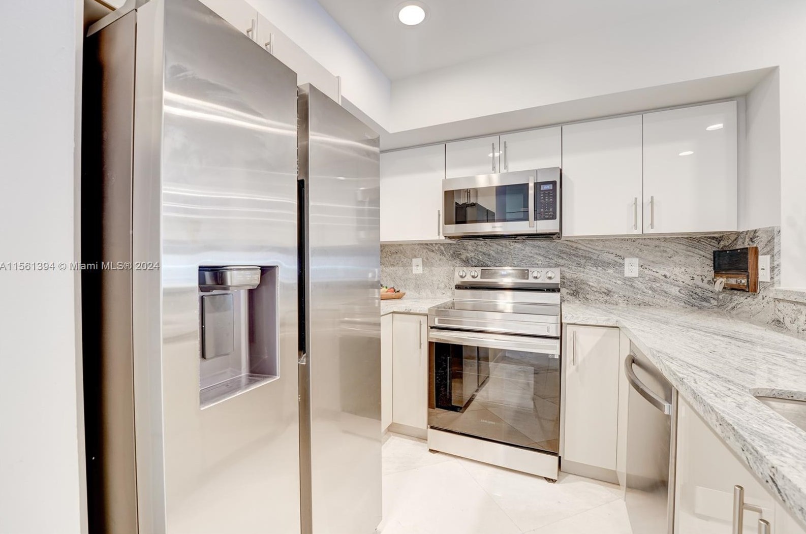 8352 Dundee Terrace #8352, Hialeah, FL 33016
