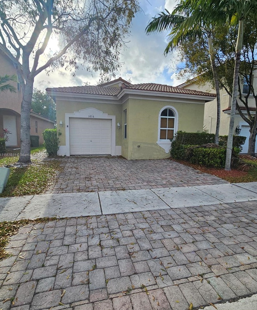 1016 39th Ave, Homestead, FL 33033-5923