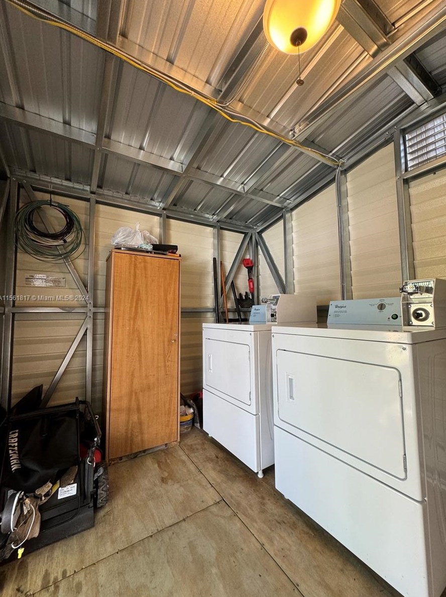 1700 Thomas St, Hollywood FL  33020-2269 exterior