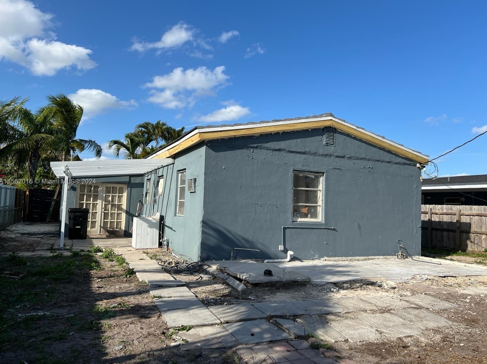 1524 182nd St, Miami, FL 33162-1420