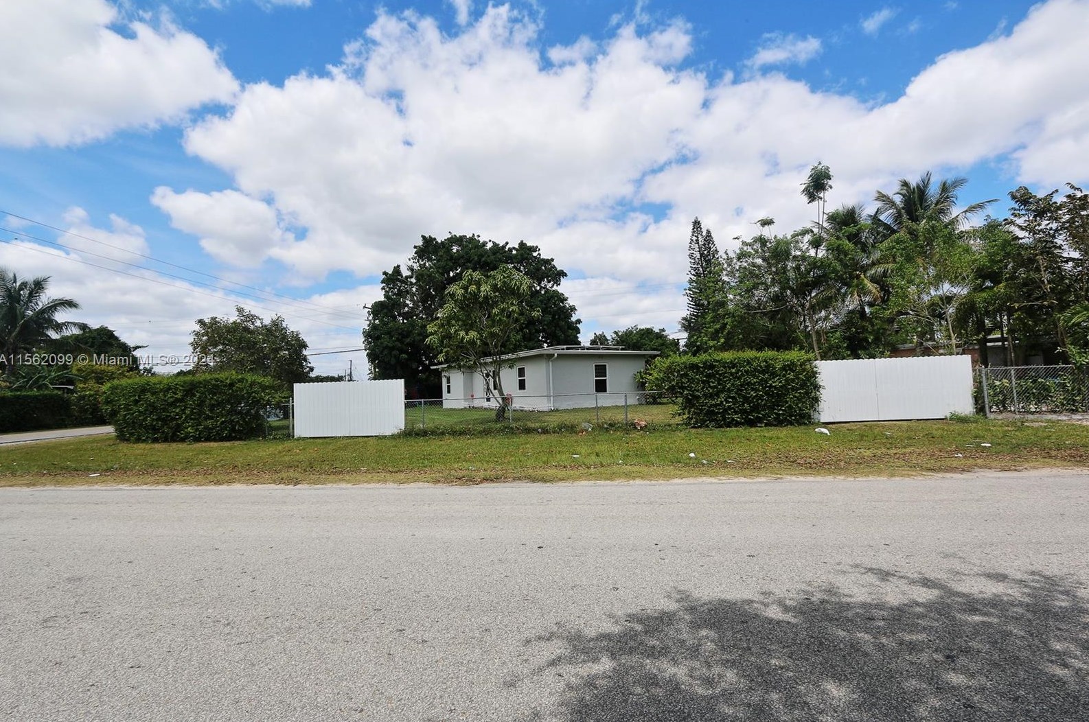 14901 Harding Ln, Homestead, FL 33033-2805