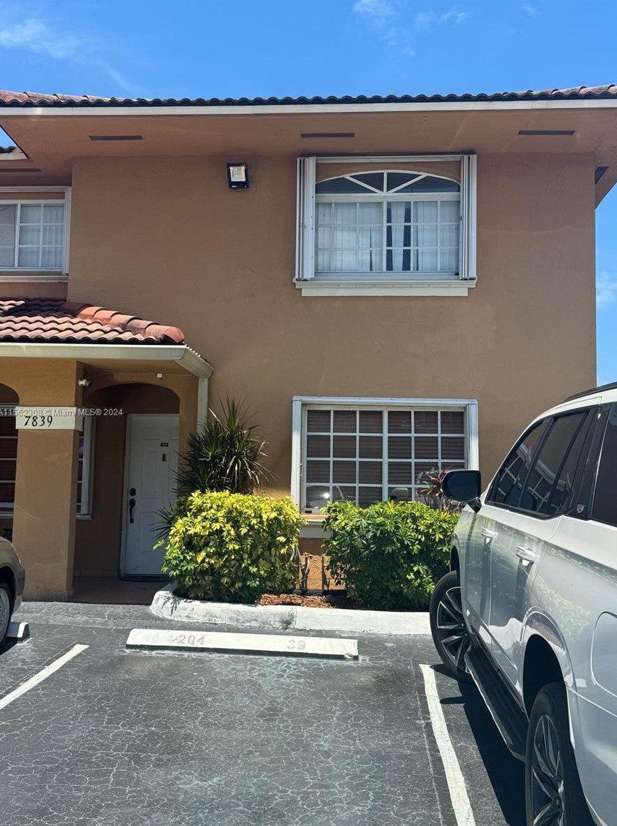 7839 W 36th Ave #104, Hialeah, FL 33018