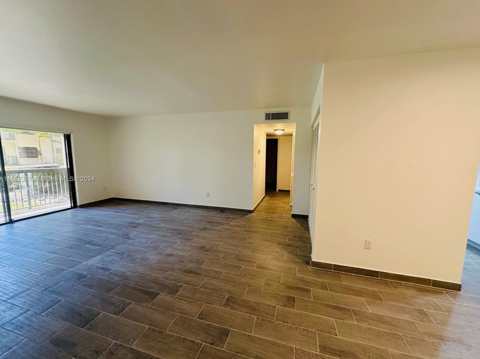 7915 Sw 86th St Apt 704, Miami, FL 33143