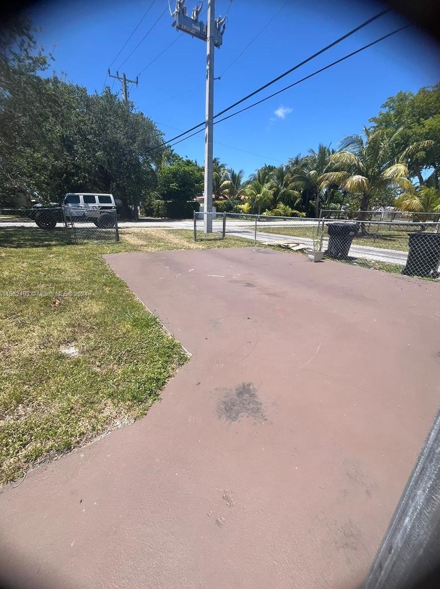 1601 175th St, Miami FL 33162-1442 exterior