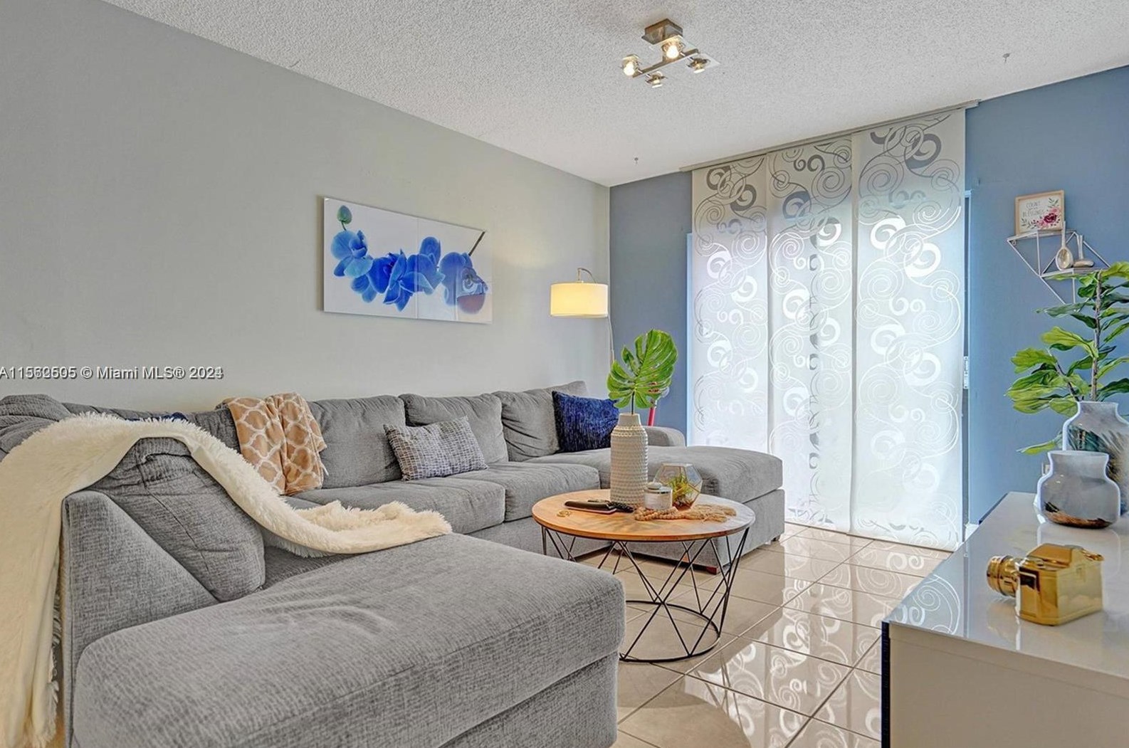 1490 W 42nd Pl #306, Hialeah, FL 33012