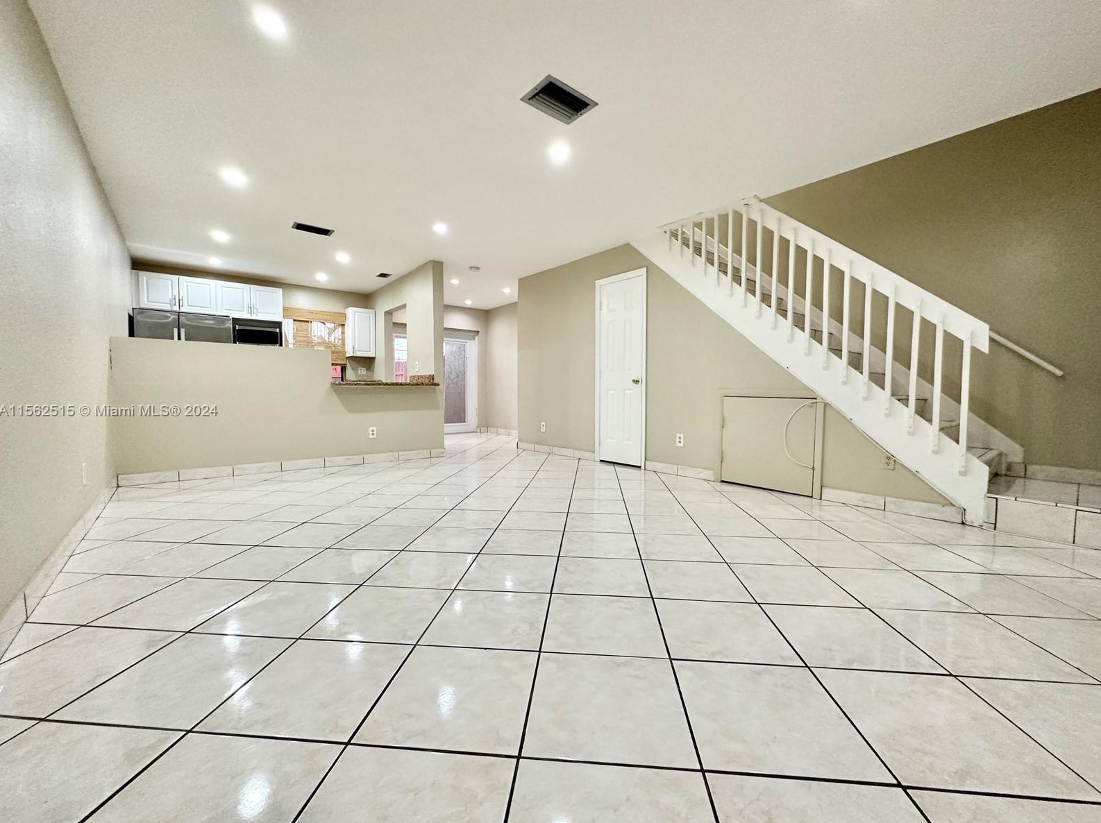 10554 Nw 3rd St, Hollywood, FL 33026