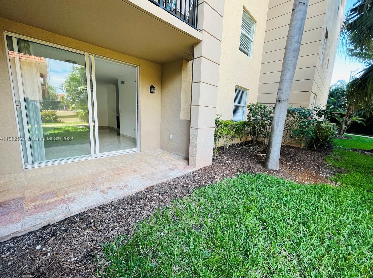 17150 Bay Rd, Miami FL 33160-3413 exterior