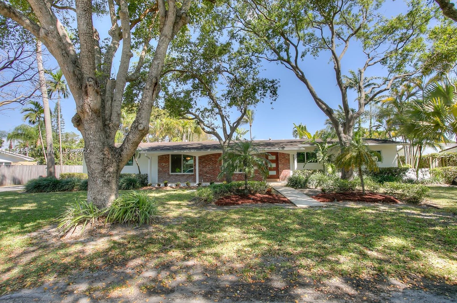 8265 Sw 150th Dr, Miami, FL 33158