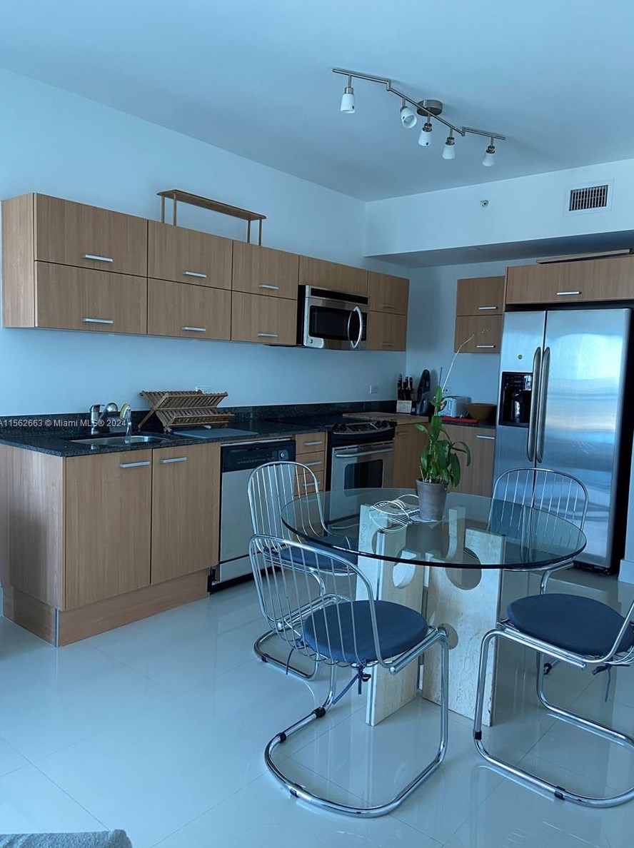 350 S Miami Ave #3811, Miami, FL 33130