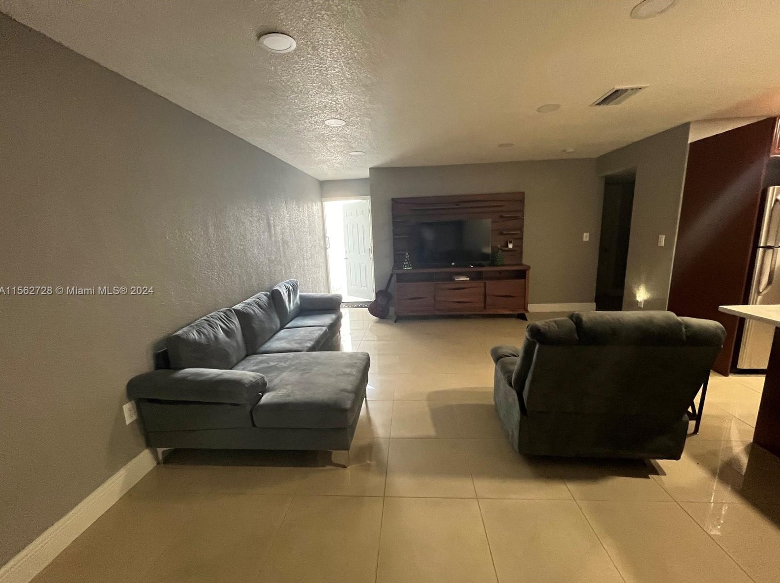 1900 W 72nd St #n/a, Hialeah, FL 33014