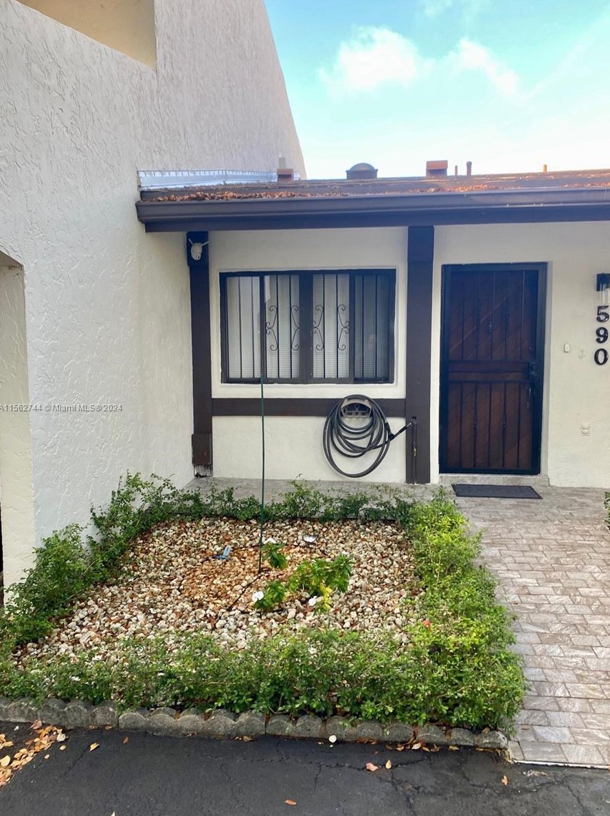 590 Ne 199th Ter #2y, Miami, FL