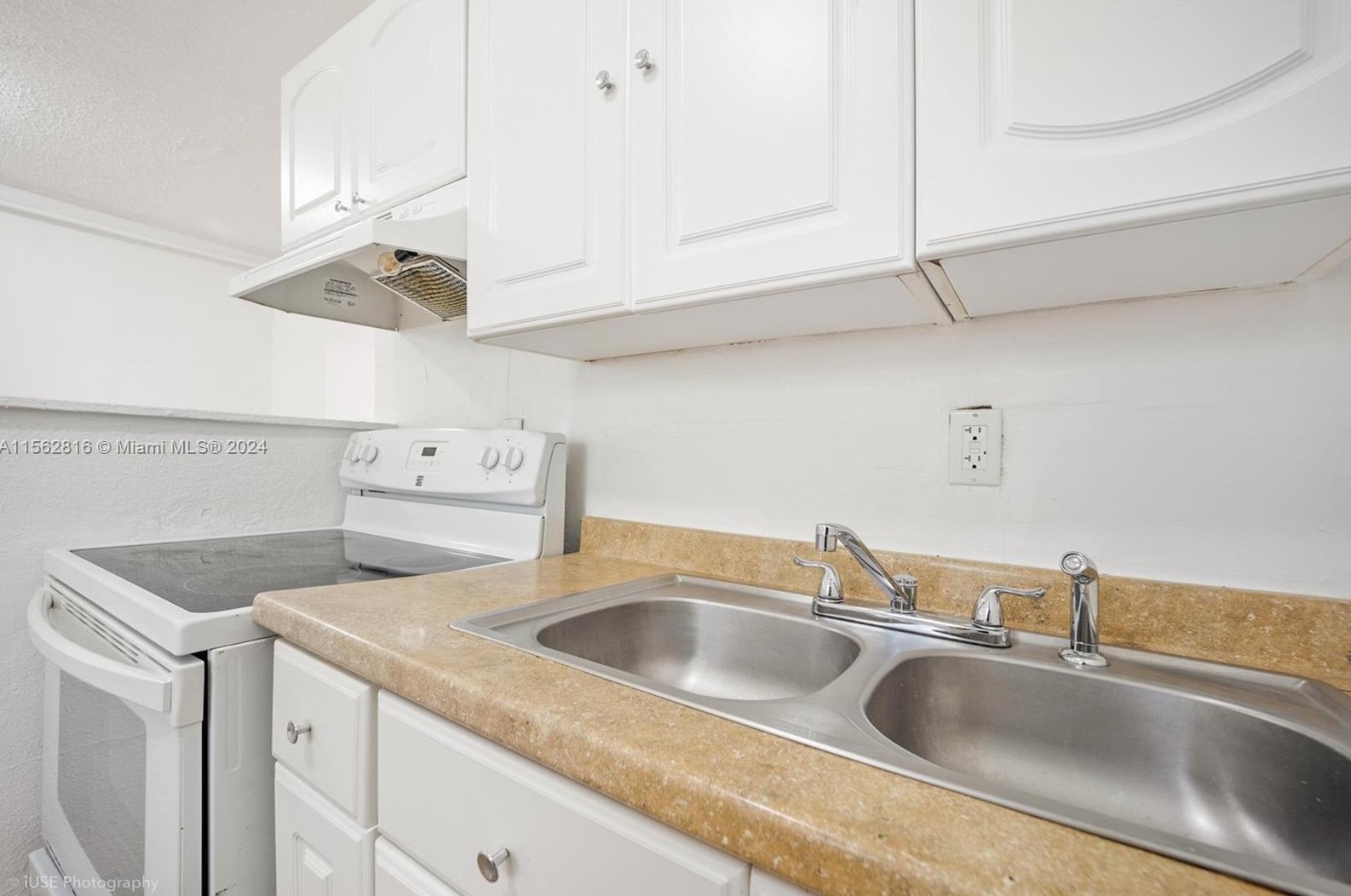 542 Nw 8th St #2, Miami, FL 33136