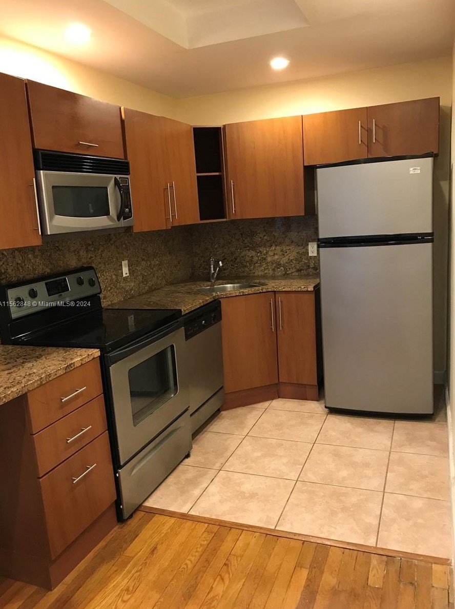 223 Calabria Ave Apt 10, Miami, FL 33134