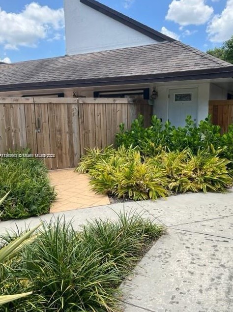7777 100th St, Miami, FL 33156-8104