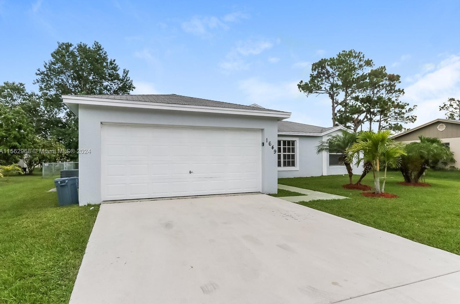 1649 Floresta Dr, Fort Pierce, FL 34983-4077