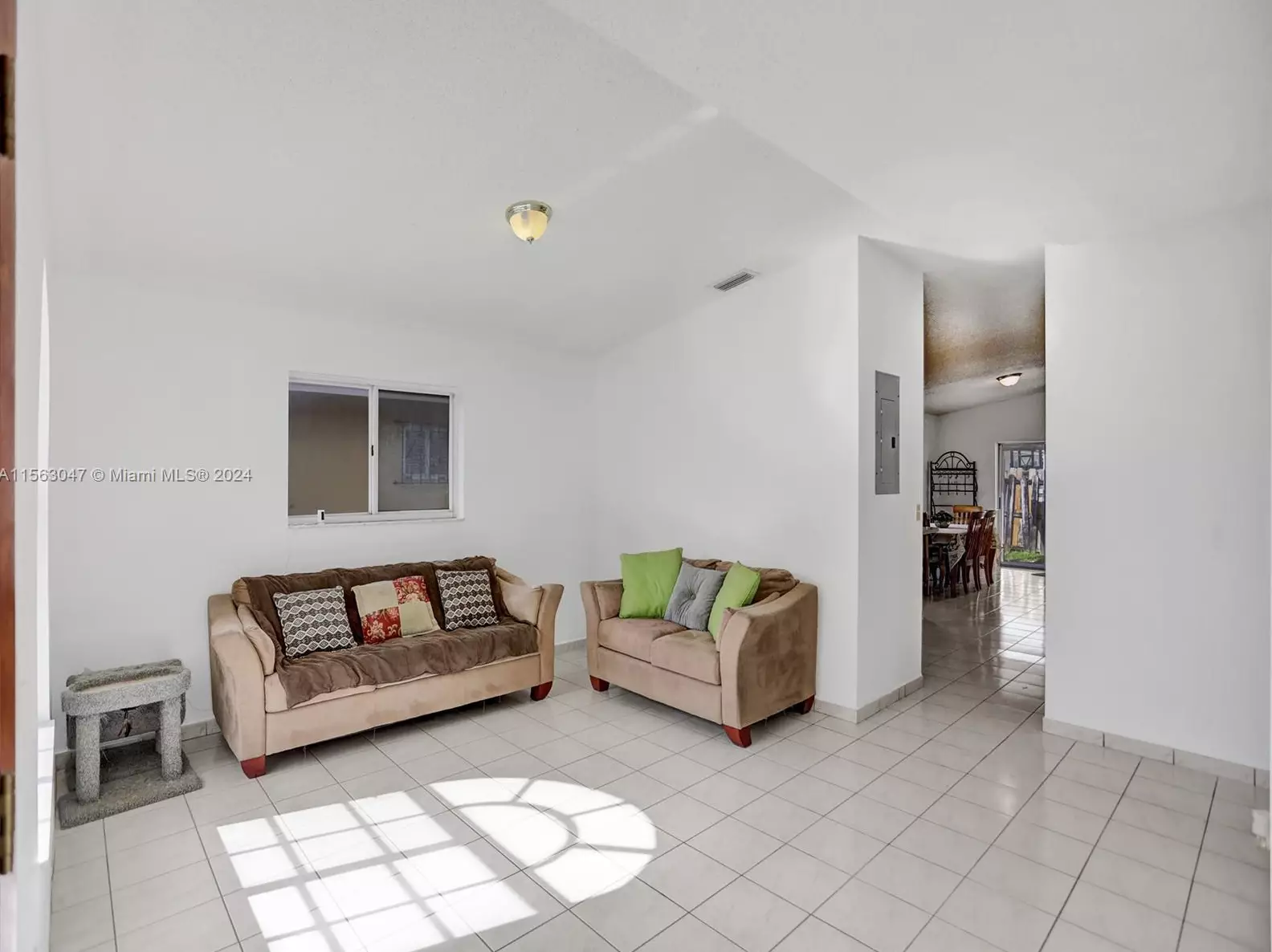 7702 W 30th Ct, Hialeah, FL 33018