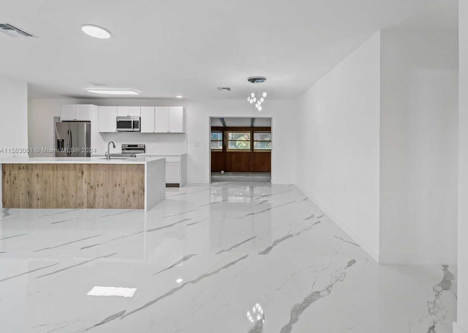 19611 7th Ct, Miami, FL 33169-3108
