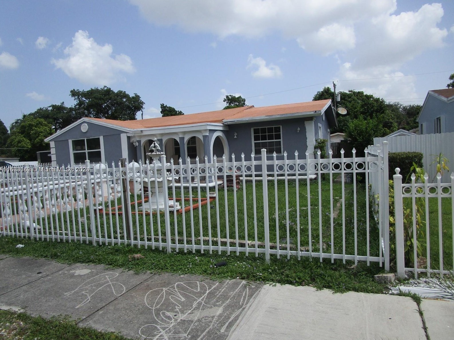 2437 Dewey St, Hollywood, FL 33020