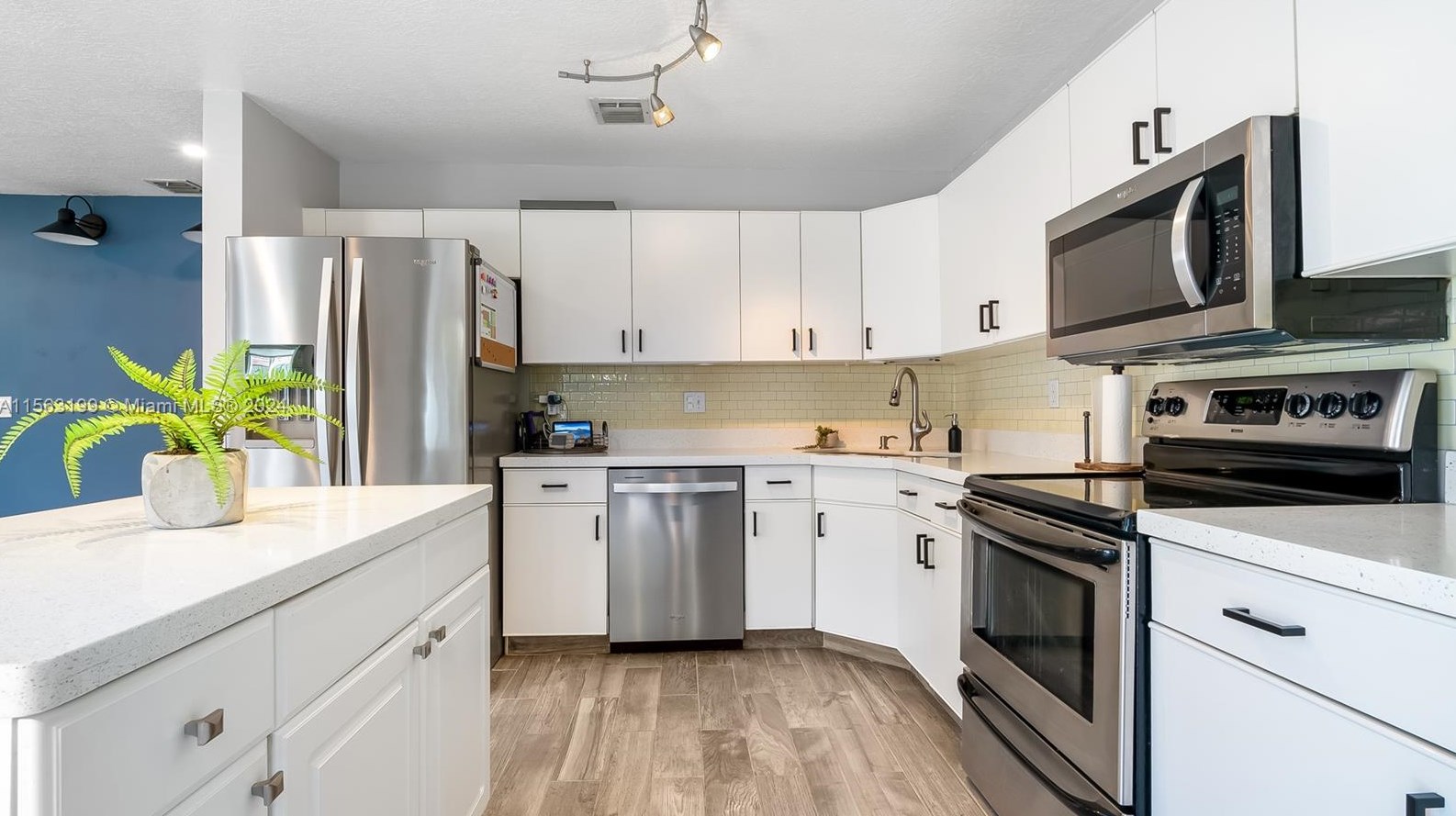 11272 Roundelay Rd, Hollywood FL  33026-1351 exterior