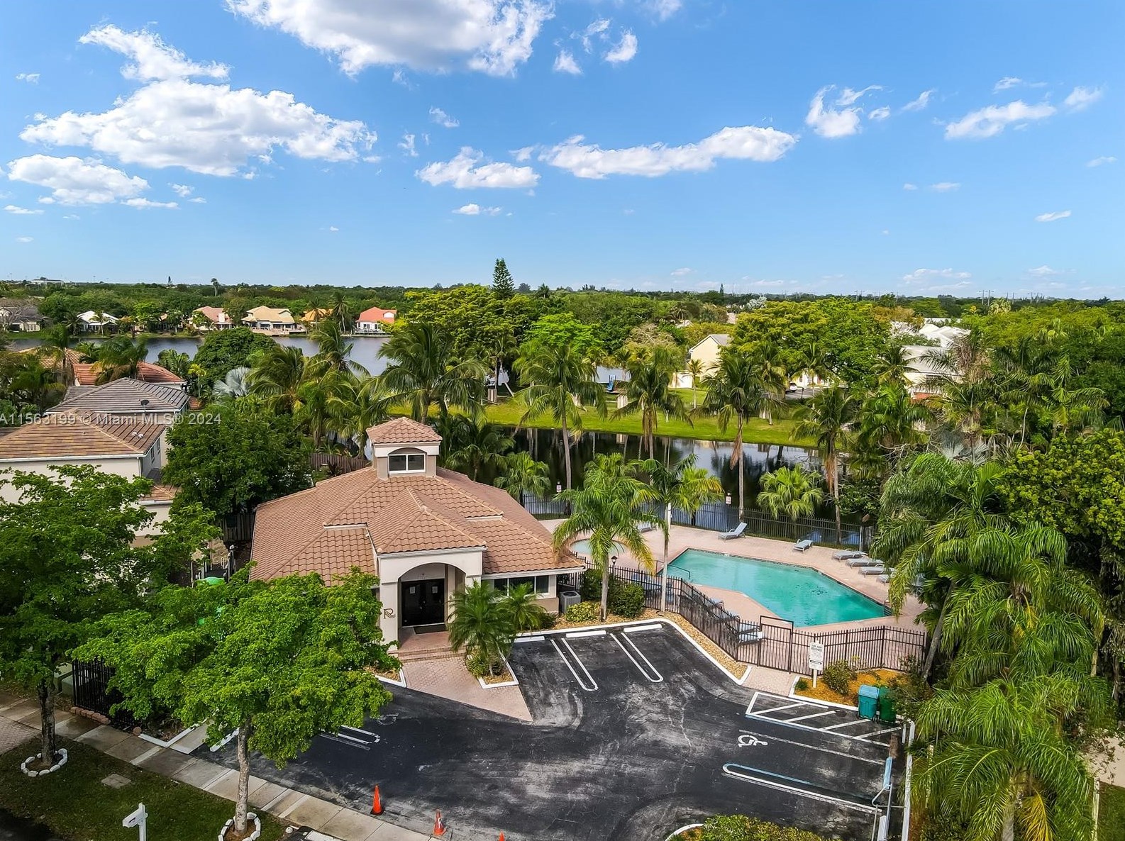 11272 Roundelay Rd, Hollywood FL  33026-1351 exterior