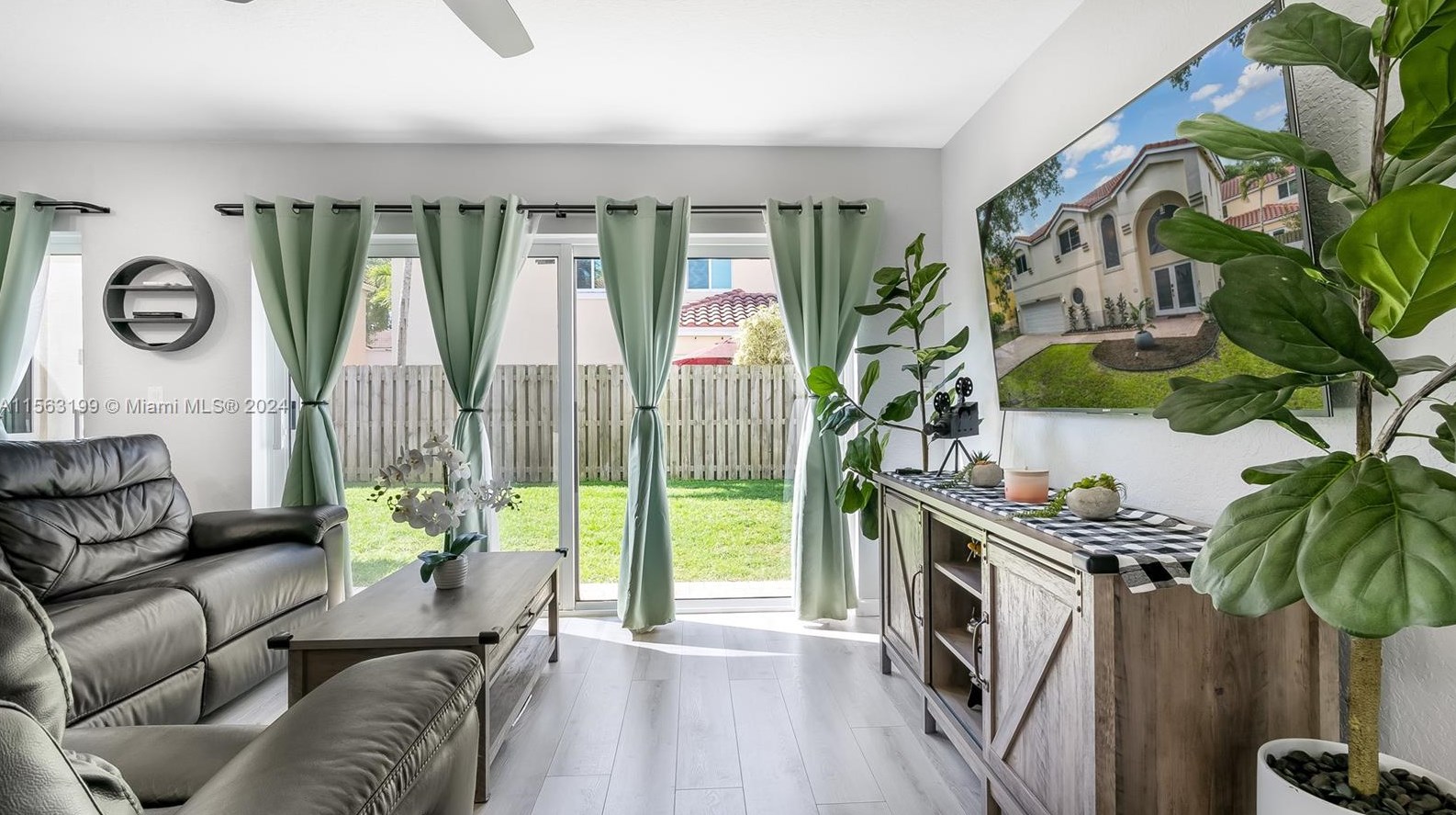 11272 Roundelay Rd, Hollywood FL  33026-1351 exterior