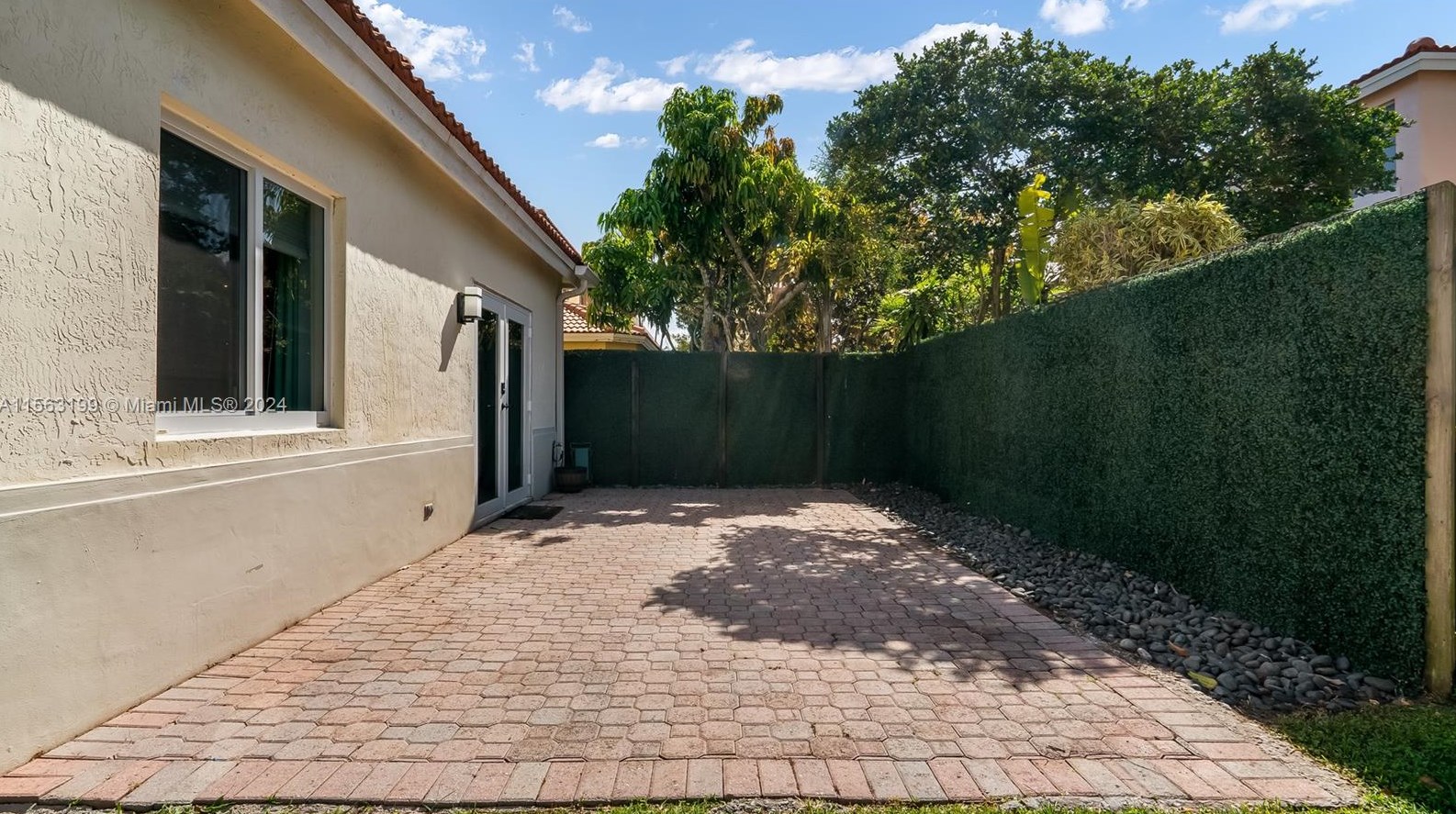 11272 Roundelay Rd, Hollywood FL  33026-1351 exterior