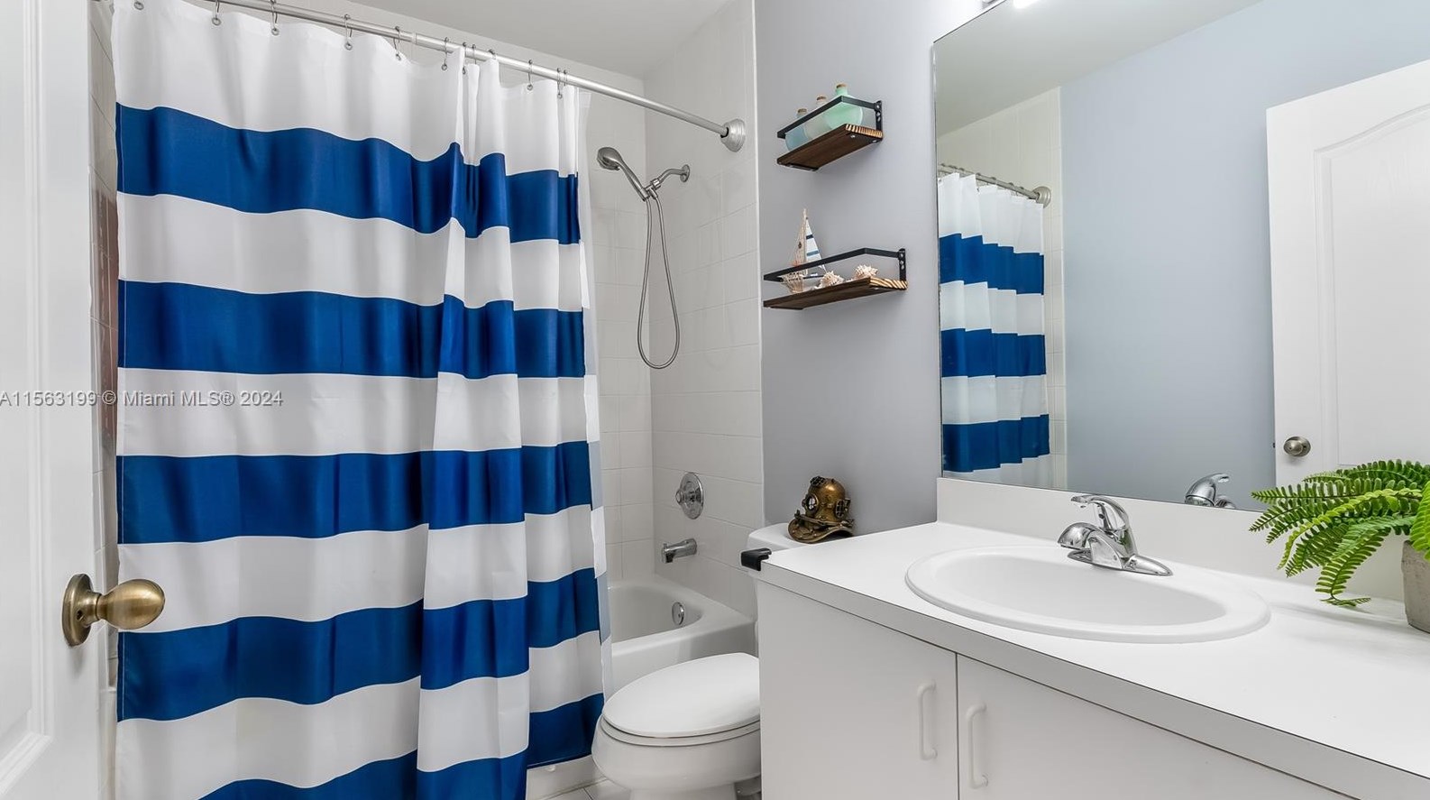 11272 Roundelay Rd, Hollywood FL  33026-1351 exterior