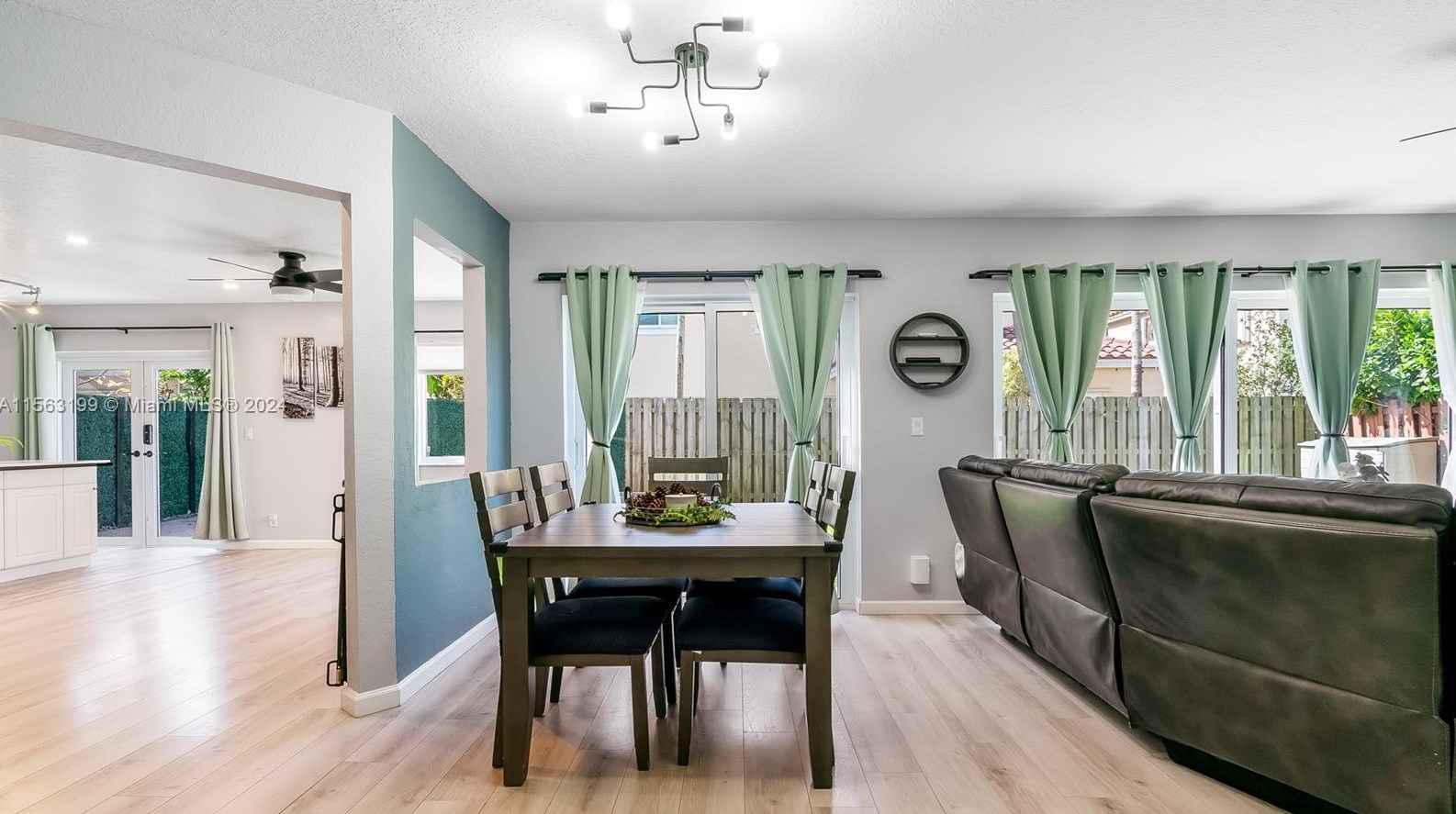 11272 Roundelay Rd, Hollywood FL  33026-1351 exterior