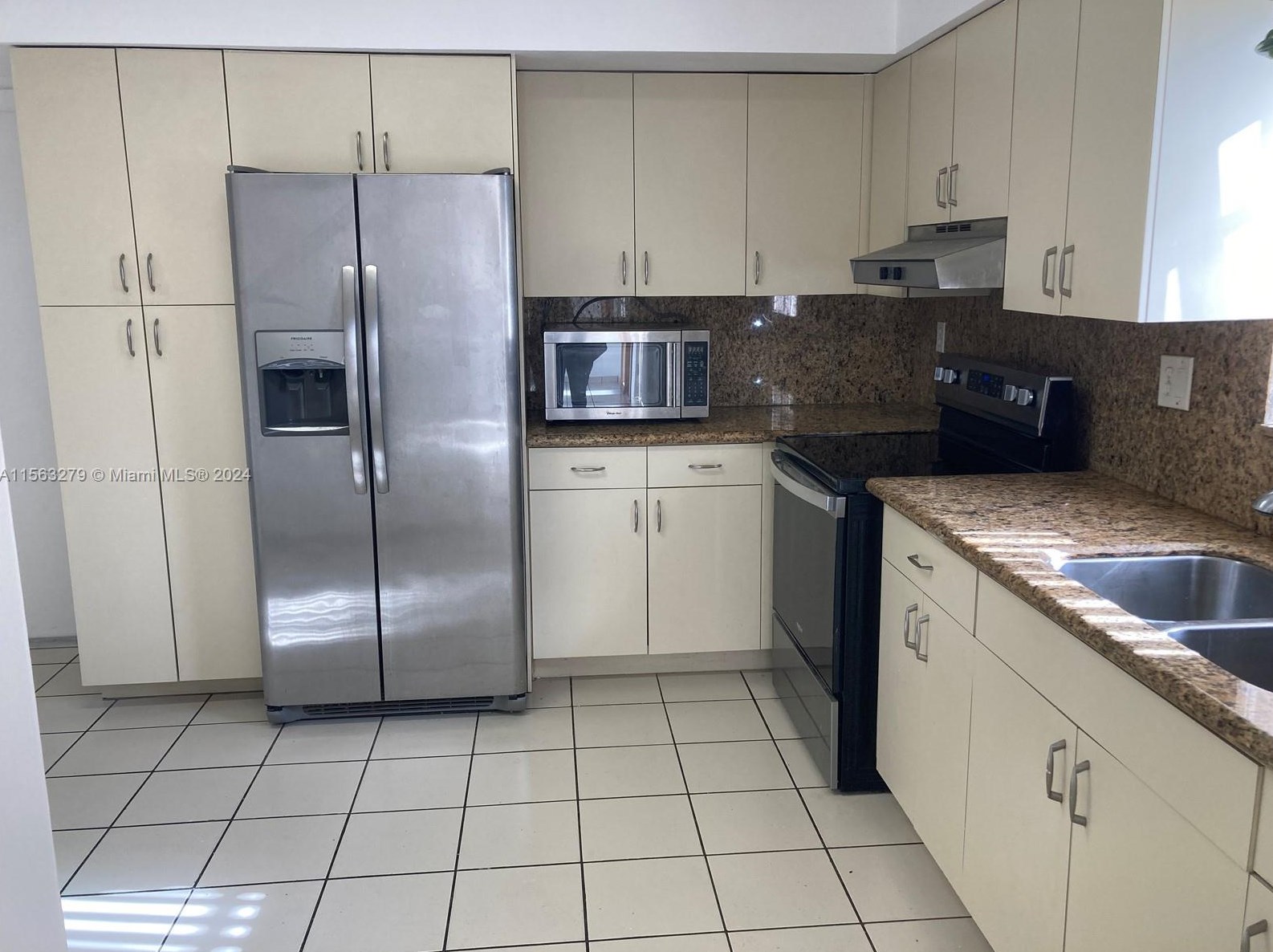 7990 W 15th Ave, Hialeah, FL 33014