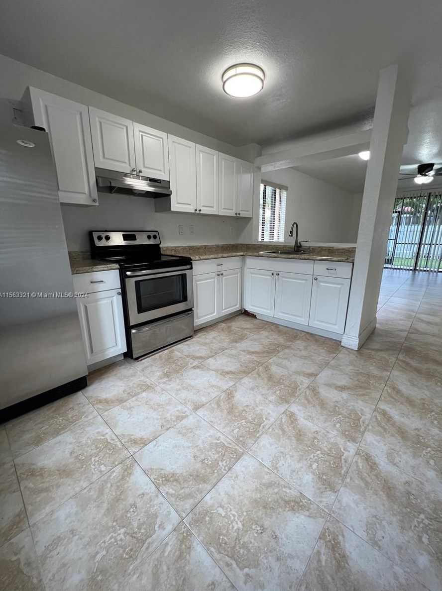 8245 Nw 191st St #2-b, Hialeah, FL 33015