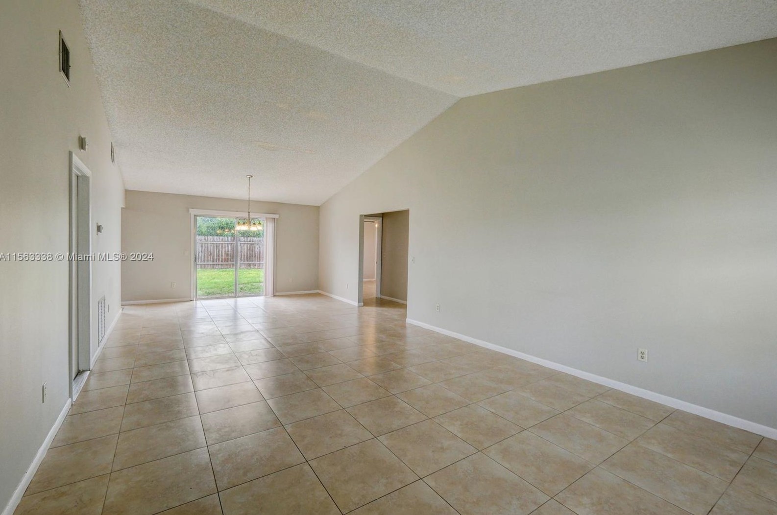 5275 Canal Cir, Lake Worth, FL 33467-1823