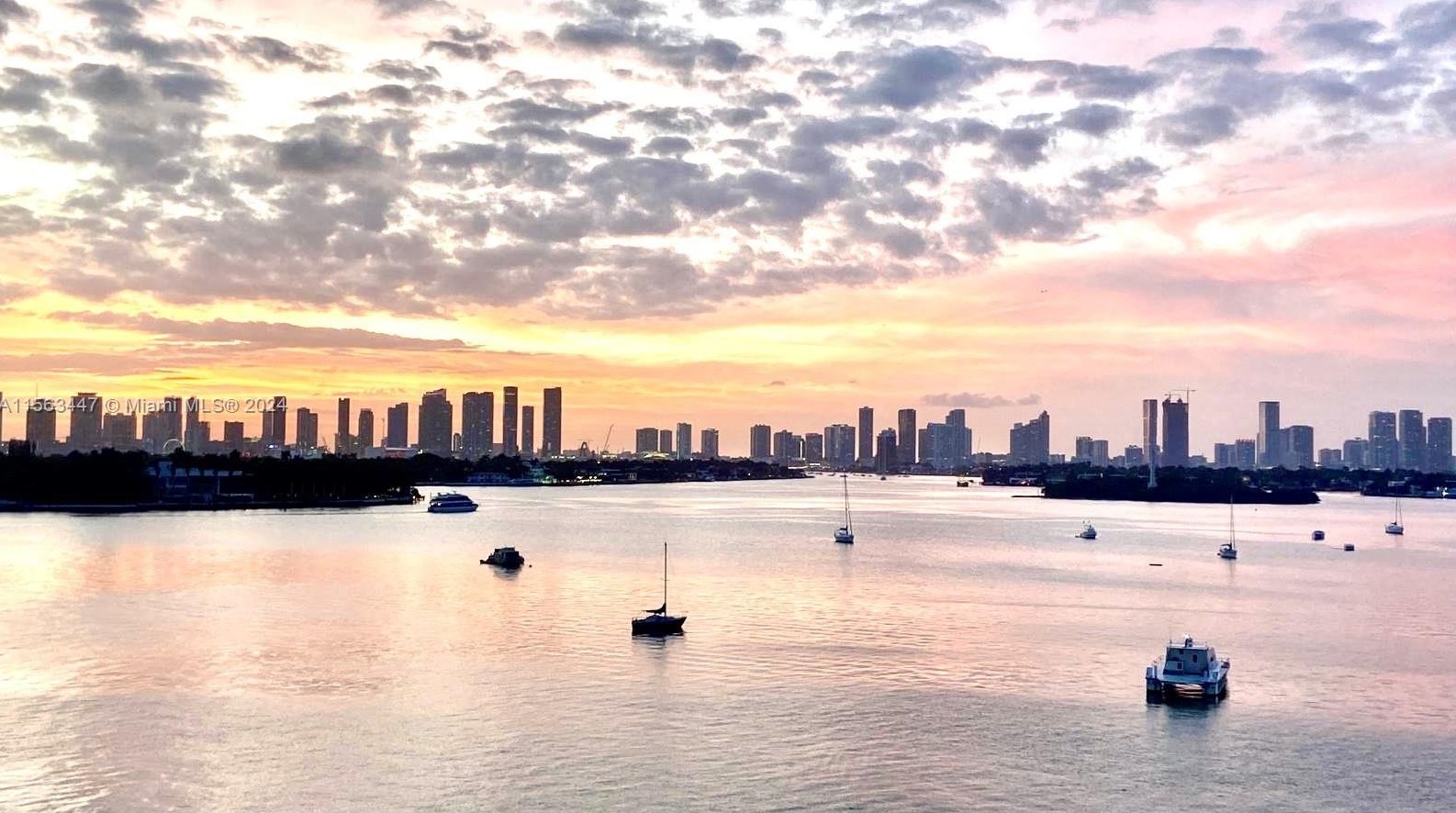 1000 West Ave, Miami Beach FL  33139-4704 exterior