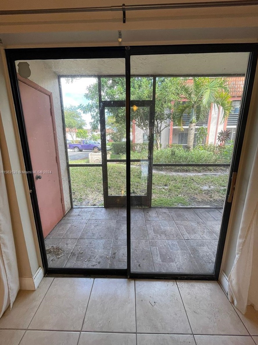 861 207th Ter, Miami FL 33179-1949 exterior