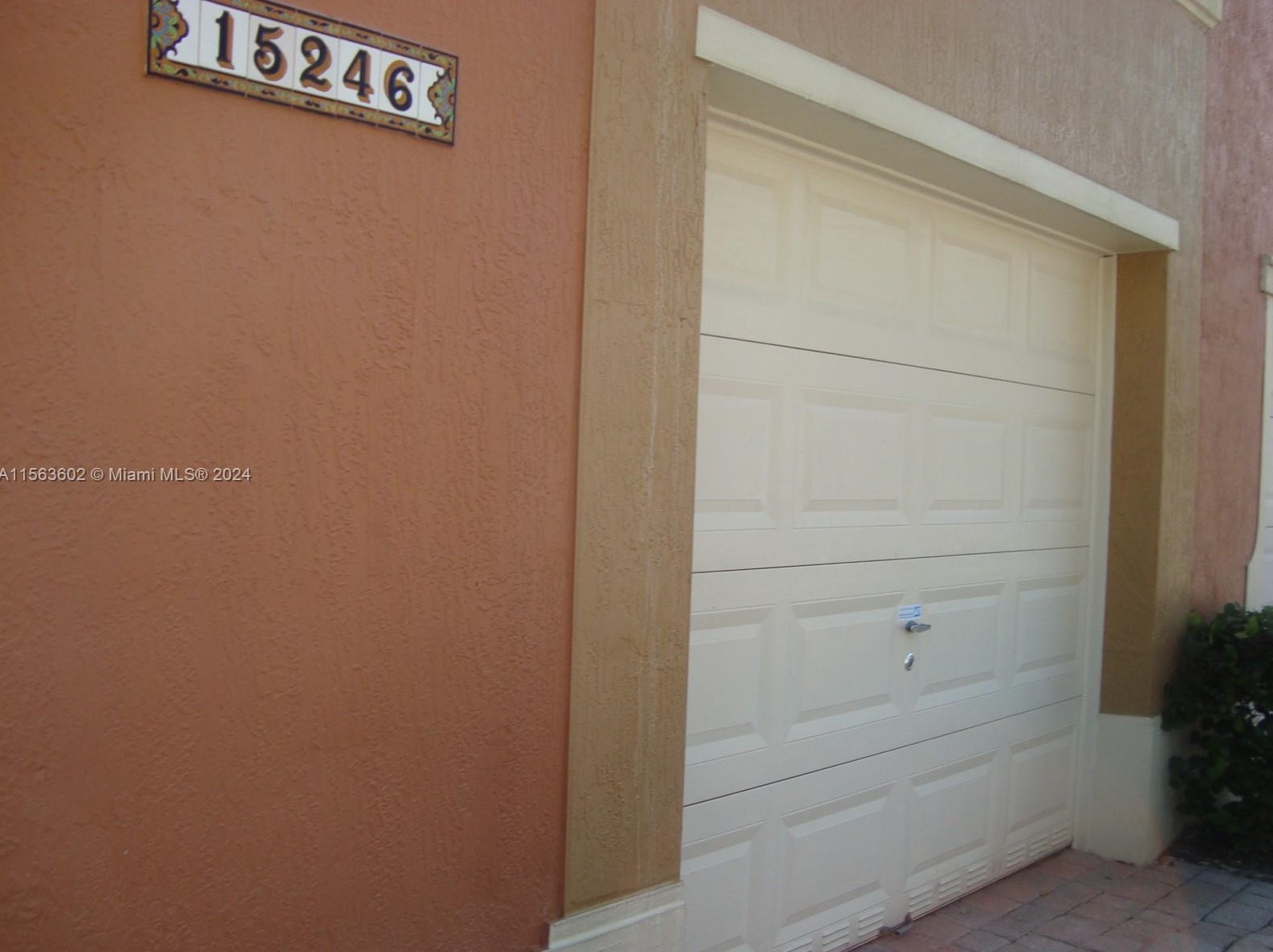 15246 Sw 30th Ter, Miami, FL 33185