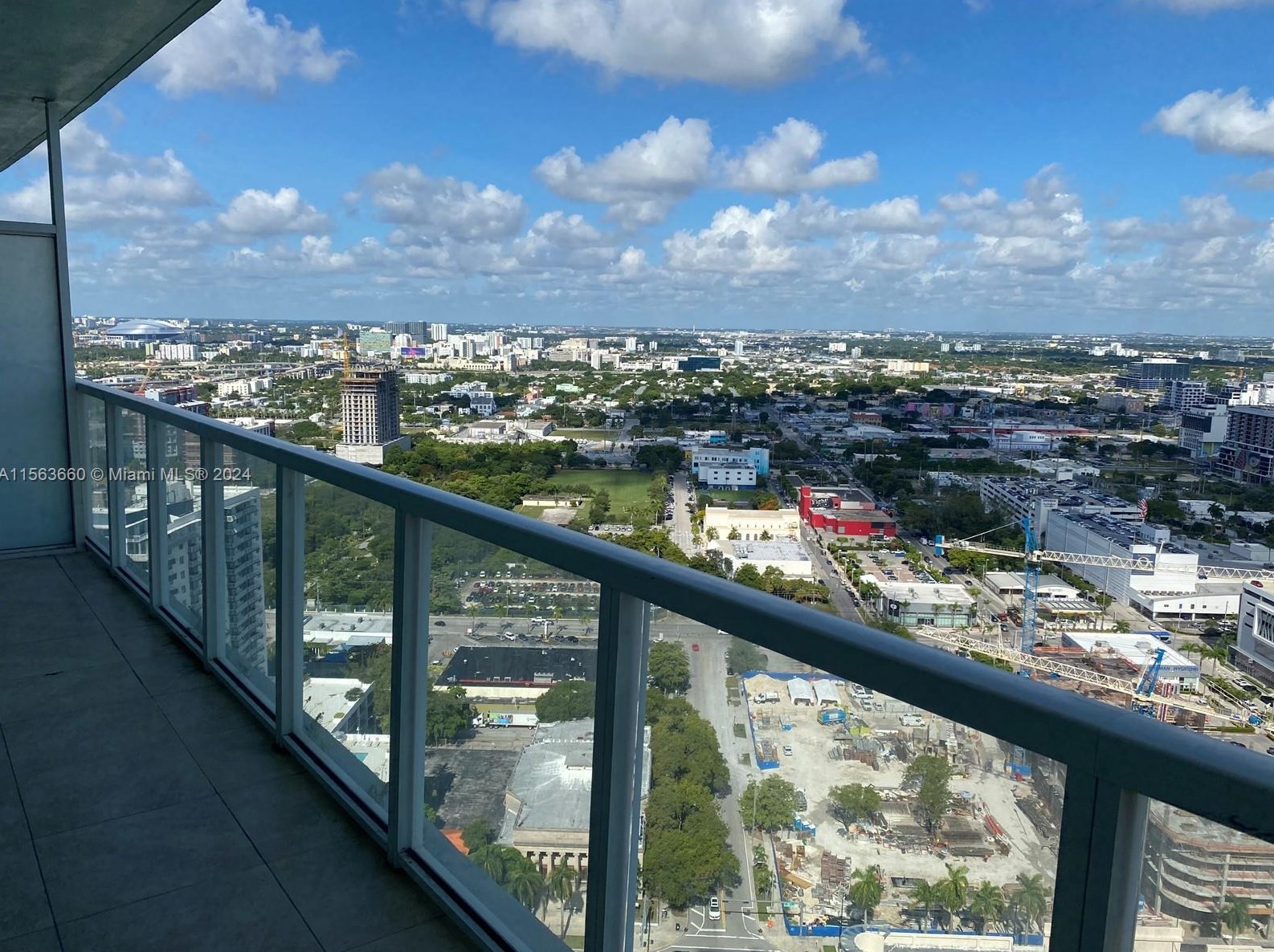 1900 Bayshore Dr, Miami FL  33133-3217 exterior