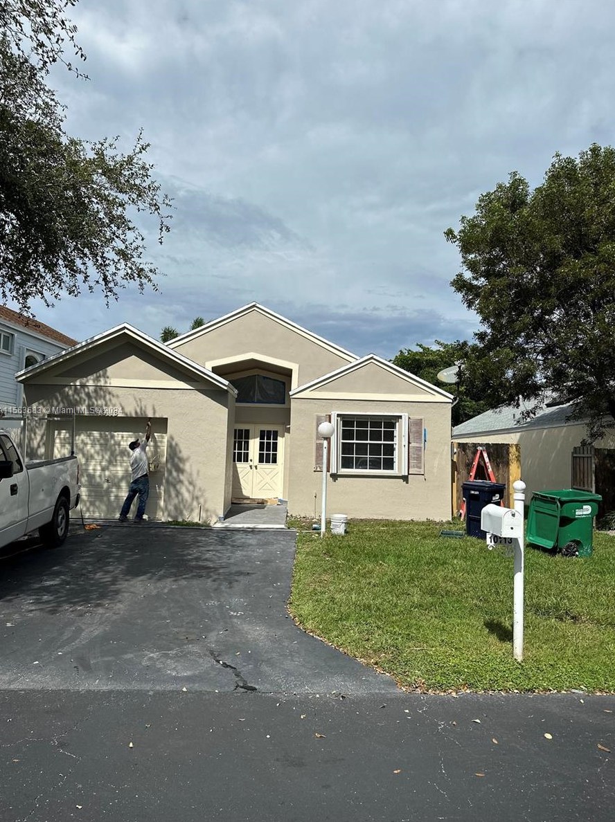 10113 223rd Ter, Miami, FL 33190-1570