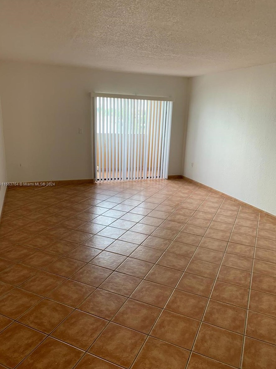 15969 Nw 64th Ave #410, Hialeah, FL 33014
