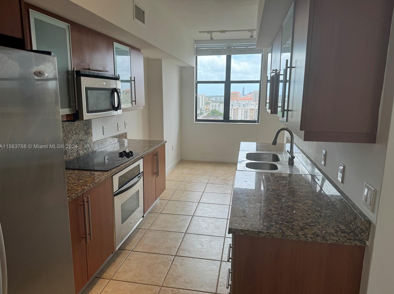 888 S Douglas Rd #1614, Miami, FL 33134