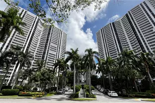 21205 Yacht Club Dr, Aventura, FL 33180 - Photo 2