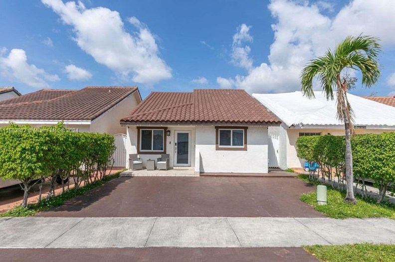 7430 W 29th Ave, Hialeah, FL 33018