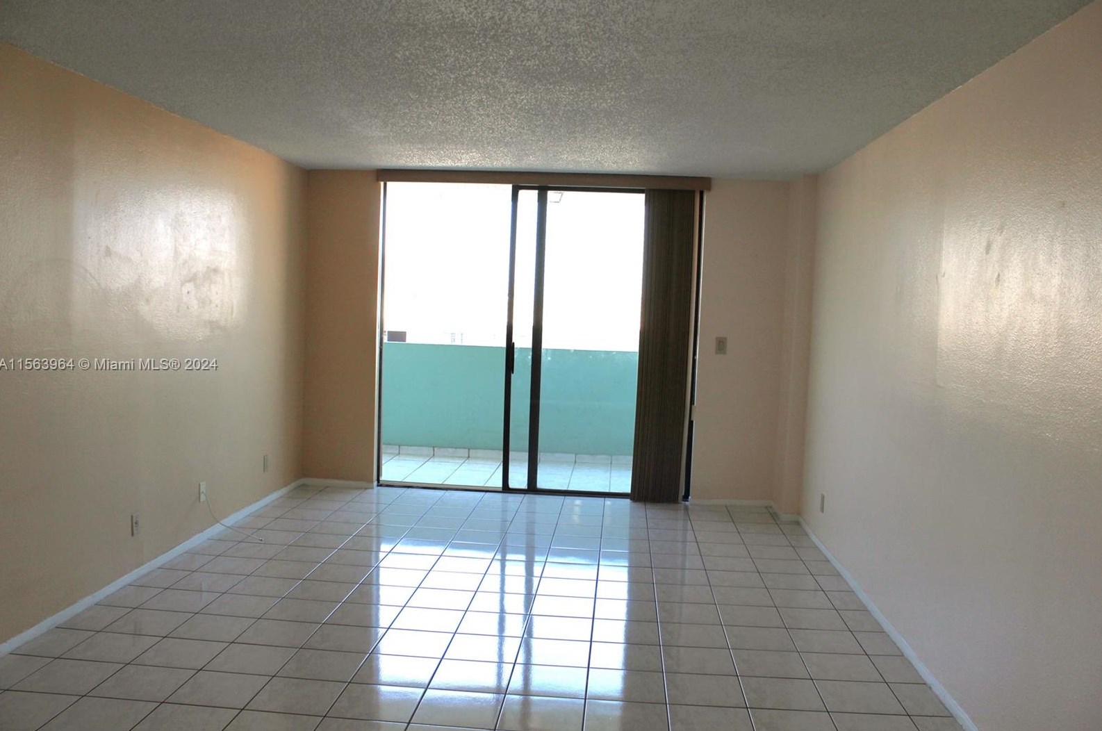 1825 W 44th Pl #905, Hialeah, FL 33012