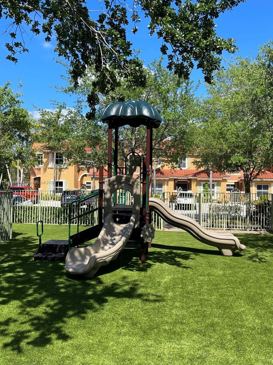 14380 11th St, Hollywood FL  33027-6148 exterior