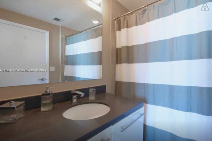 90 3rd St, Miami FL  33130-2994 exterior