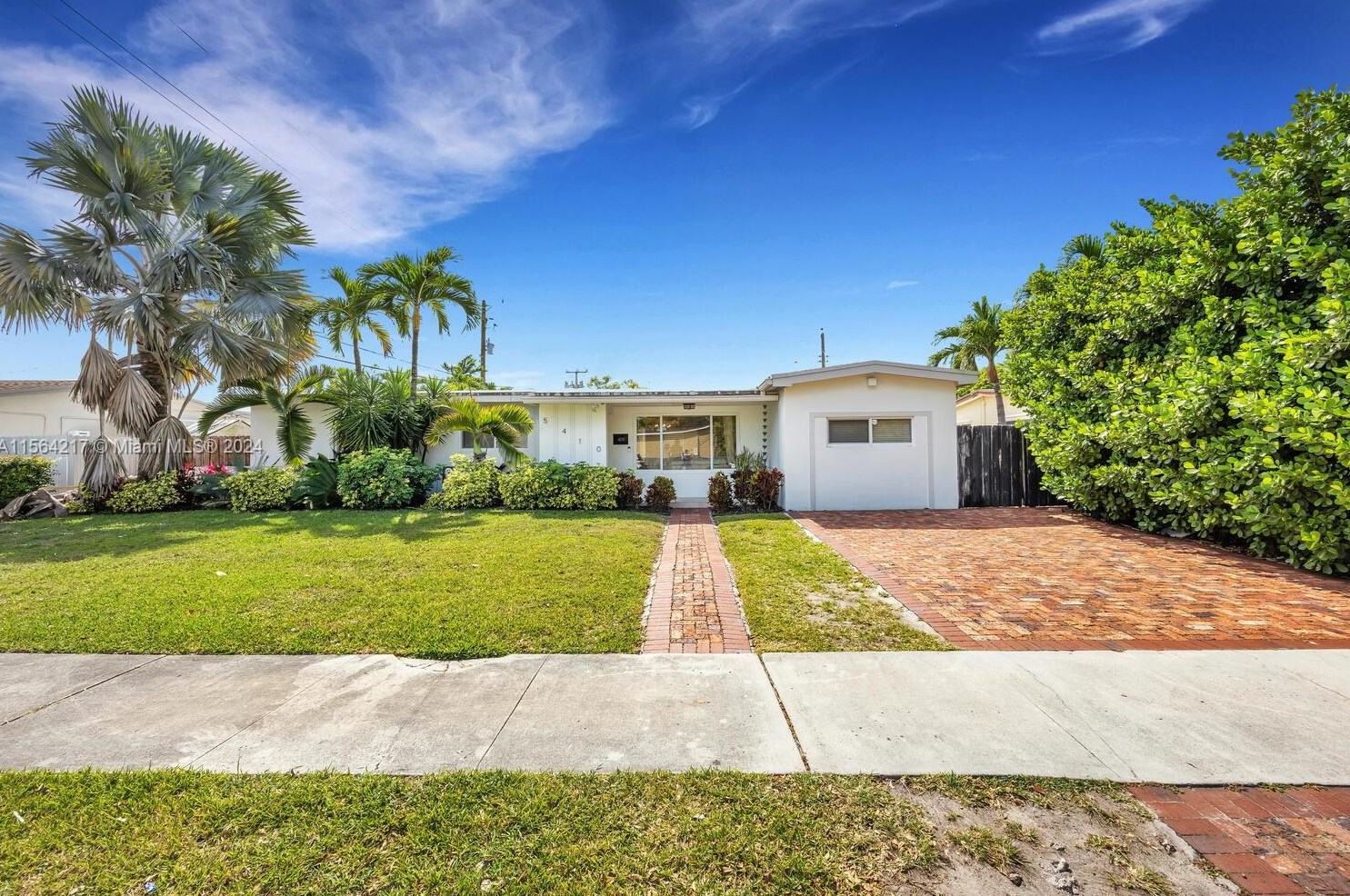 5410 95th Ct, Miami, FL 33165-6437